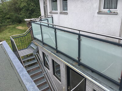 Stahlgeländer, verzinkt gepulvert mit Glasfüllung